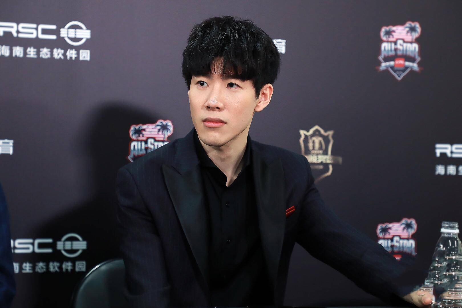 同时也加冕 同时也加冕