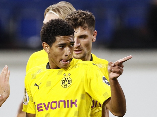 中脱颖而出 中脱颖而出